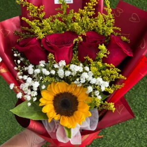 Ramo de Flores para Graduadas con Rosas y Lirio